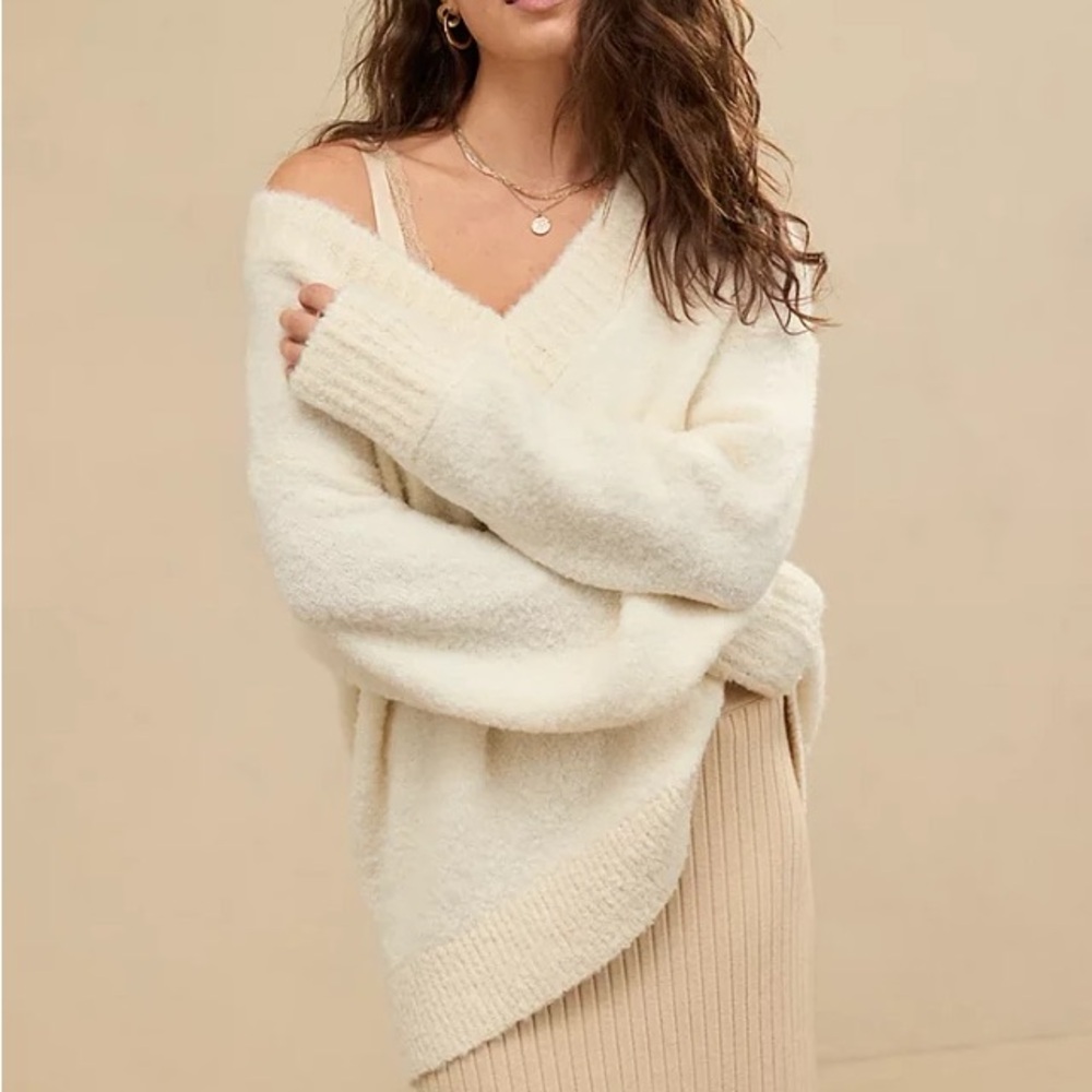 Aerie Teddy Boucle Off White Cream V Neck Oversized Cozy Layering Sweater S